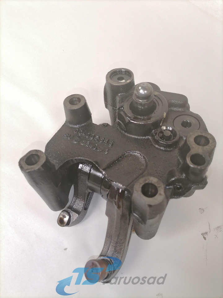 DAF Set of rockers with shaft 1732002 - Univerzális alkatrész - Teherautó: 2 kép. DAF Set of rockers with shaft 1732002 - Univerzális alkatrész - Teherautó: 2 kép.