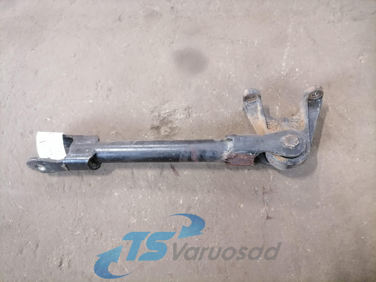 MAN Anti roll bar bracket 81437185111 - Stabilizátor rúd - Teherautó: 2 kép. MAN Anti roll bar bracket 81437185111 - Stabilizátor rúd - Teherautó: 2 kép.