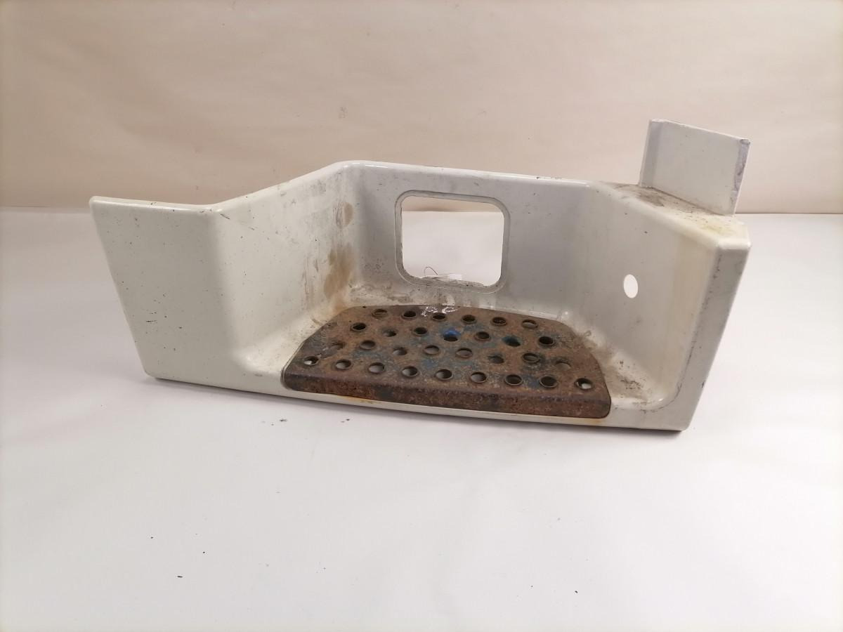 MAN Astmelaua plastik 81615100680 - Lépcső - Teherautó: 1 kép. MAN Astmelaua plastik 81615100680 - Lépcső - Teherautó: 1 kép.