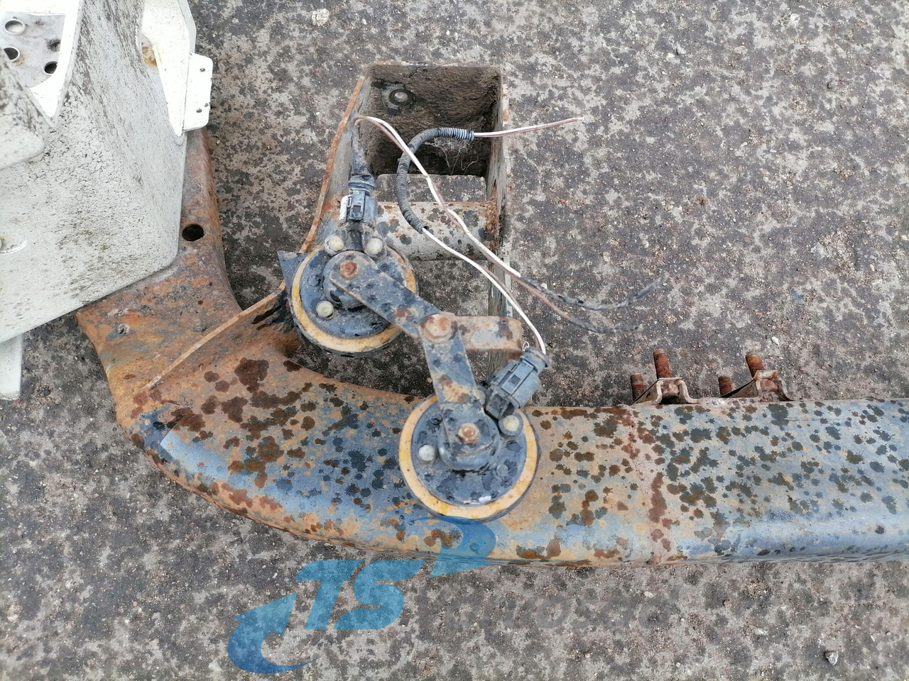 MAN Bumper 81416505013 - Lökhárító - Teherautó: 5 kép. MAN Bumper 81416505013 - Lökhárító - Teherautó: 5 kép.