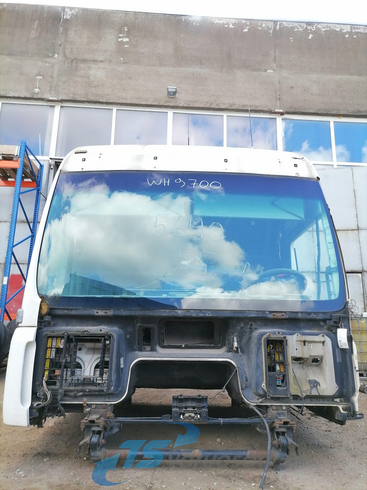 MAN Cab 81600007852 - Fülke és belső tér - Teherautó: 3 kép. MAN Cab 81600007852 - Fülke és belső tér - Teherautó: 3 kép.
