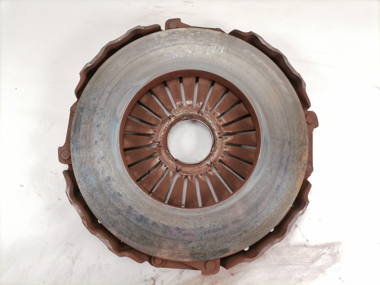 MAN Clutch cover 81303050219 - Kuplung és alkatrészek - Teherautó: 2 kép. MAN Clutch cover 81303050219 - Kuplung és alkatrészek - Teherautó: 2 kép.