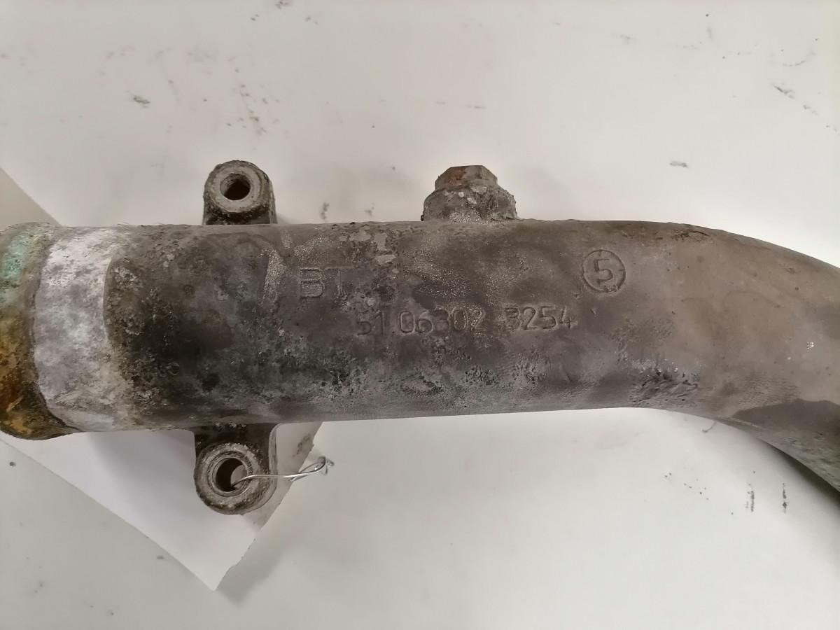 MAN Coolant pipe 51063023254 - Hűtőrendszer - Teherautó: 4 kép. MAN Coolant pipe 51063023254 - Hűtőrendszer - Teherautó: 4 kép.