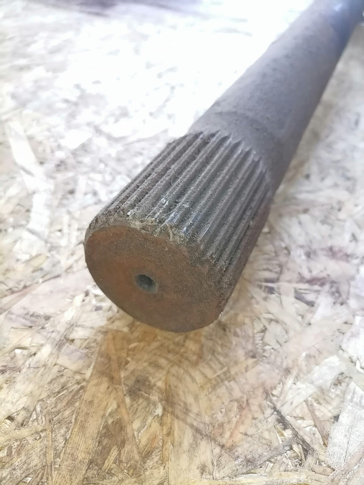 MAN Drive shaft 81355020146 - Féltengely - Teherautó: 3 kép. MAN Drive shaft 81355020146 - Féltengely - Teherautó: 3 kép.