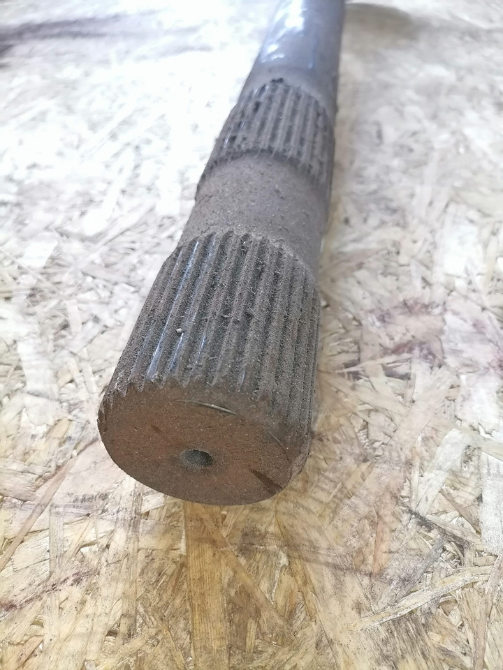 MAN Drive shaft 81355020147 - Féltengely - Teherautó: 3 kép. MAN Drive shaft 81355020147 - Féltengely - Teherautó: 3 kép.