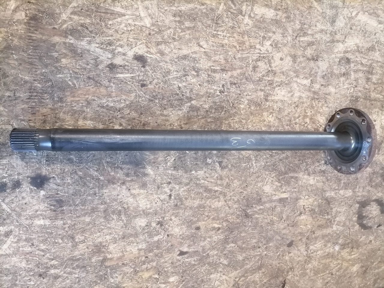 MAN Drive shaft 81355020184 - Féltengely - Teherautó: 2 kép. MAN Drive shaft 81355020184 - Féltengely - Teherautó: 2 kép.