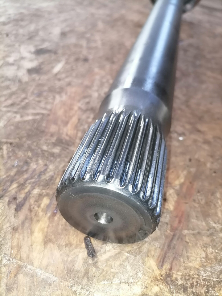 MAN Drive shaft 81355020184 - Féltengely - Teherautó: 3 kép. MAN Drive shaft 81355020184 - Féltengely - Teherautó: 3 kép.