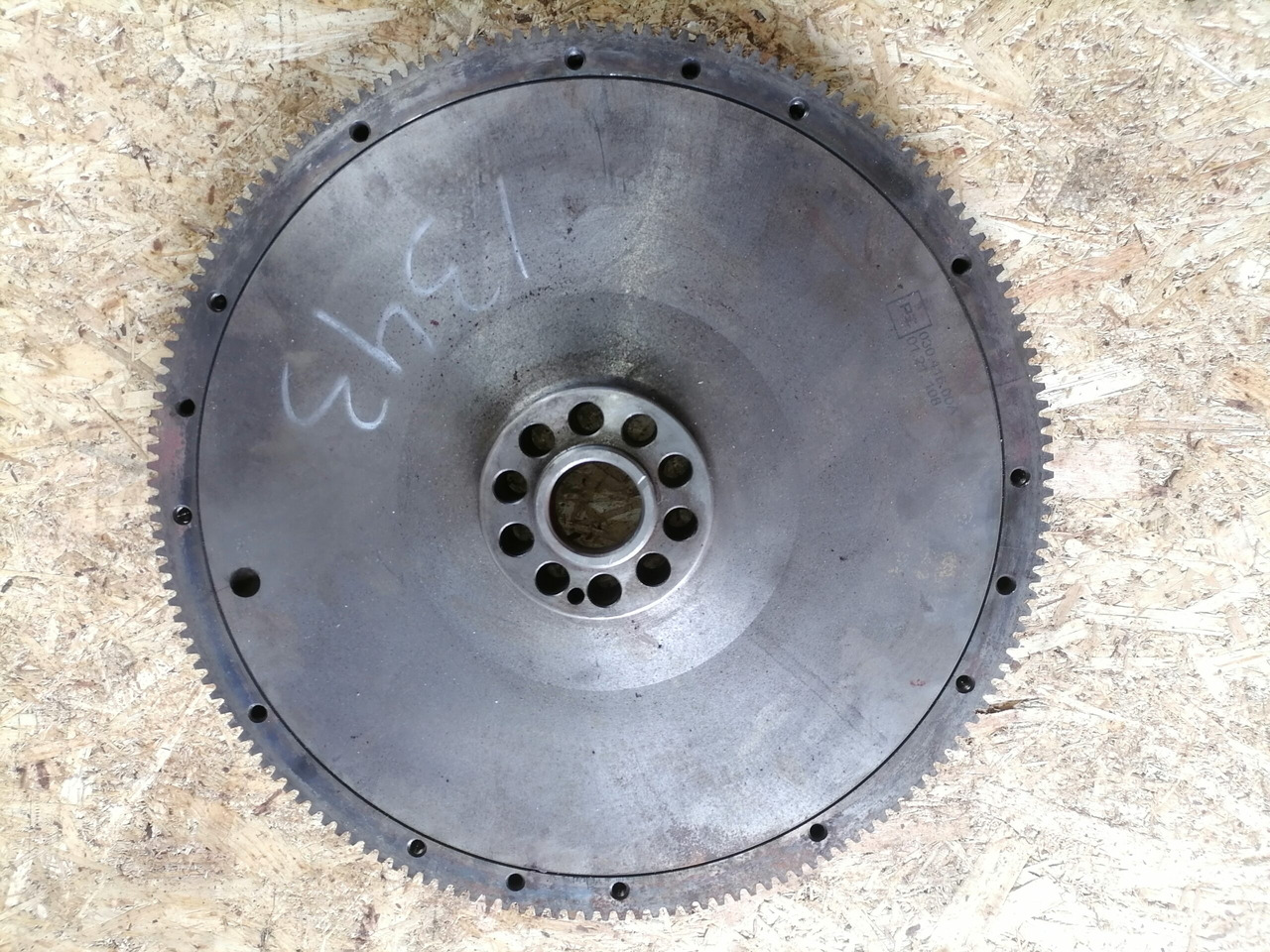 MAN Flywheel 03041600 - Univerzális alkatrész - Teherautó: 3 kép. MAN Flywheel 03041600 - Univerzális alkatrész - Teherautó: 3 kép.