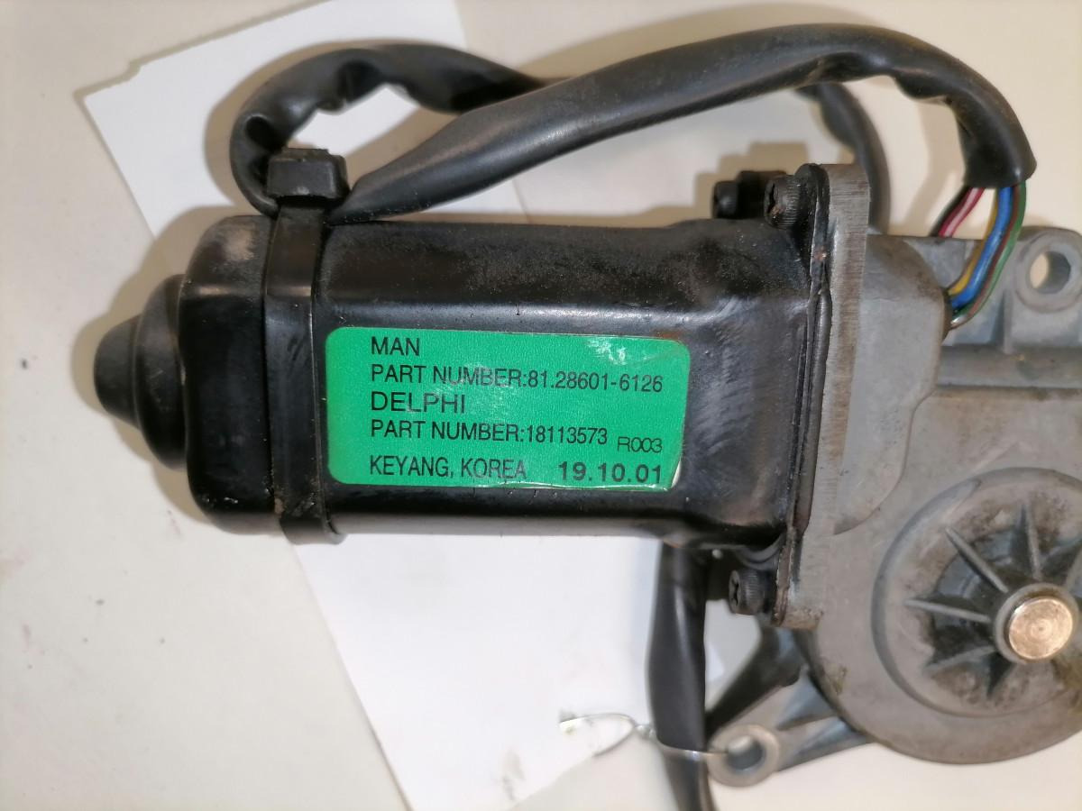 MAN Glass lift 81286016126 - Ablak és alkatrészek - Teherautó: 4 kép. MAN Glass lift 81286016126 - Ablak és alkatrészek - Teherautó: 4 kép.