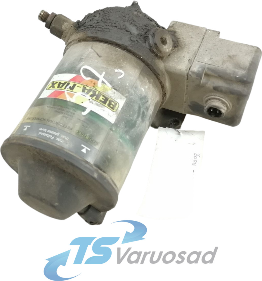 MAN Keskmäärde pump 81491016066 - Univerzális alkatrész - Teherautó: 1 kép. MAN Keskmäärde pump 81491016066 - Univerzális alkatrész - Teherautó: 1 kép.