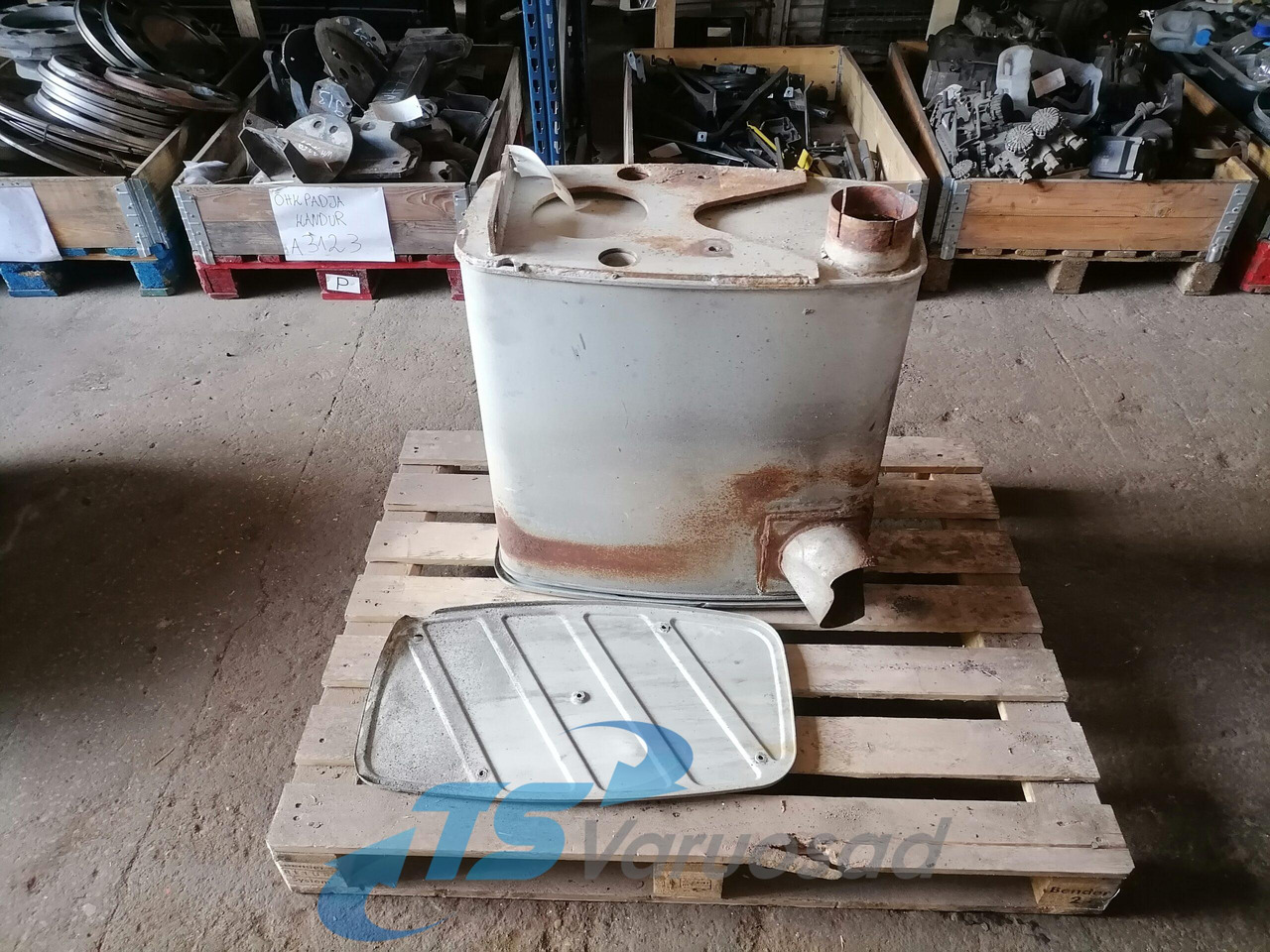 MAN Muffler 81151010346 - Hangtompító - Teherautó: 1 kép. MAN Muffler 81151010346 - Hangtompító - Teherautó: 1 kép.