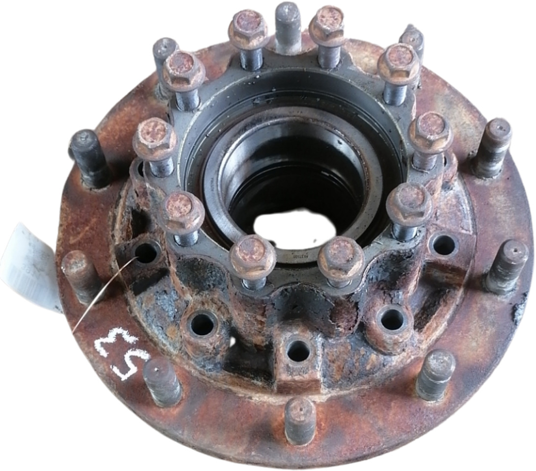MAN Rear axel hub 81357010155 - Univerzális alkatrész - Teherautó: 1 kép. MAN Rear axel hub 81357010155 - Univerzális alkatrész - Teherautó: 1 kép.