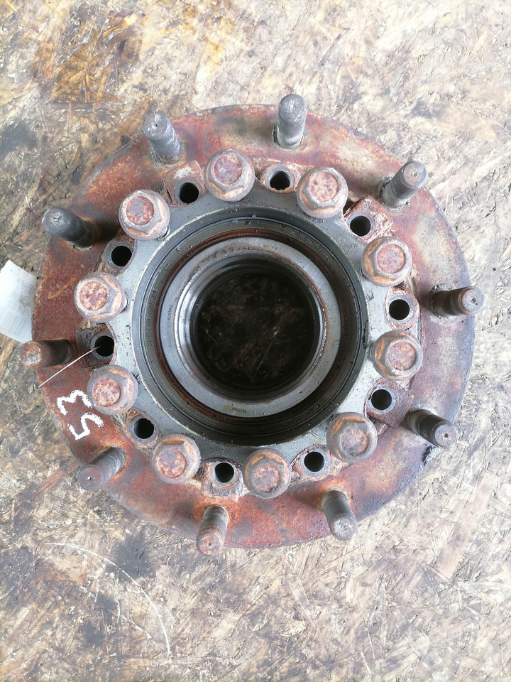 MAN Rear axel hub 81357010155 - Univerzális alkatrész - Teherautó: 3 kép. MAN Rear axel hub 81357010155 - Univerzális alkatrész - Teherautó: 3 kép.