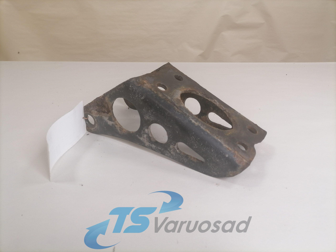 MAN Shock absorber mounting 81437400195 - Felfüggesztés - Teherautó: 2 kép. MAN Shock absorber mounting 81437400195 - Felfüggesztés - Teherautó: 2 kép.