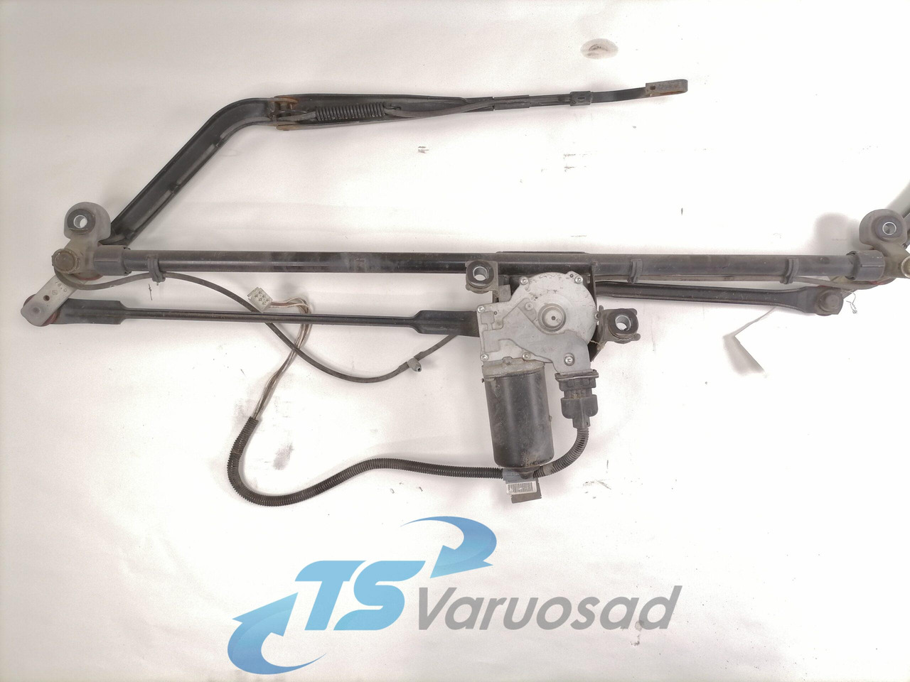 MAN Wiper frame 81264116113 - Ablaktörlő - Teherautó: 4 kép. MAN Wiper frame 81264116113 - Ablaktörlő - Teherautó: 4 kép.