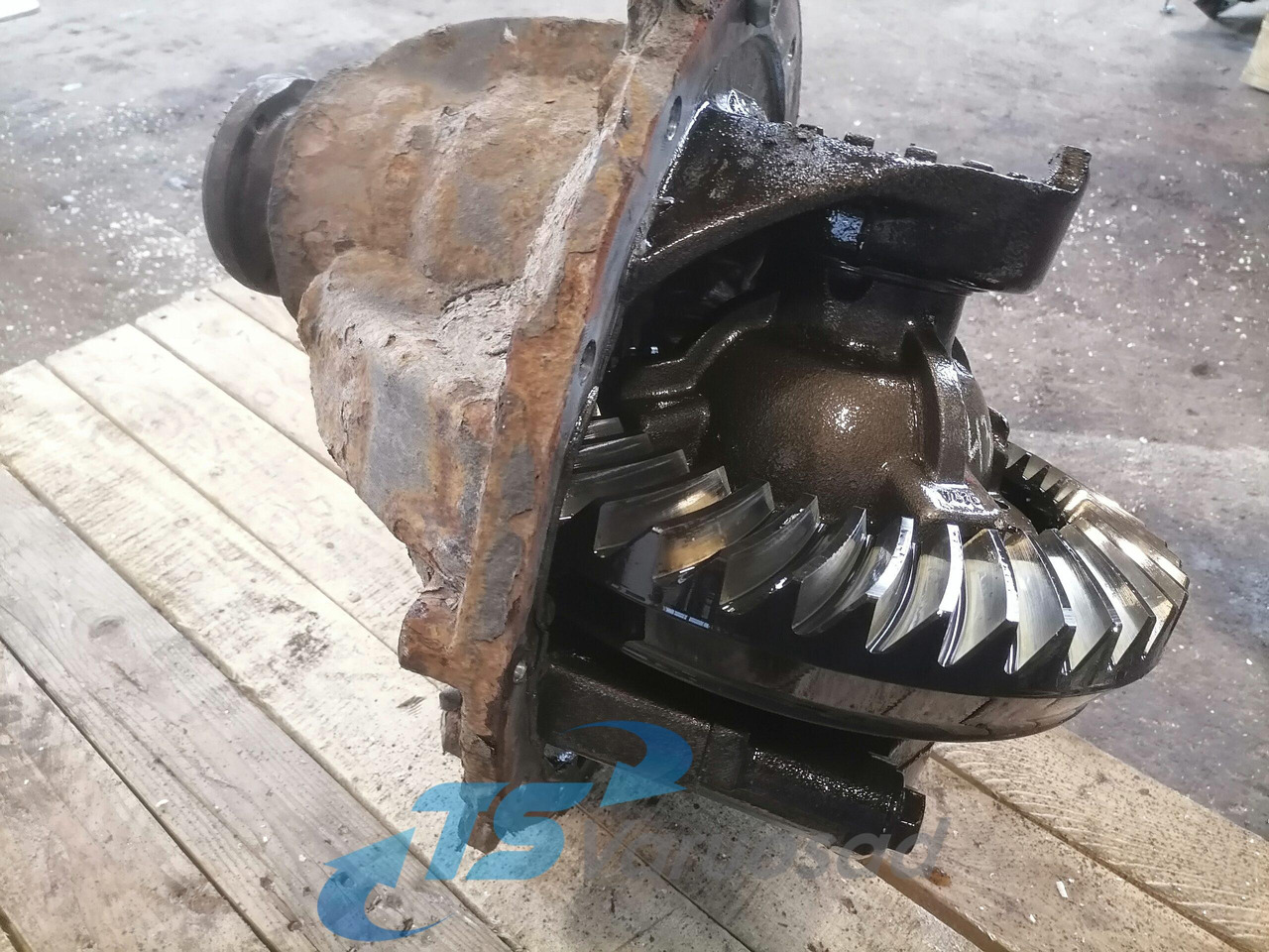 MB Axel gear A0003504303 - Véglehajtás - Teherautó: 1 kép. MB Axel gear A0003504303 - Véglehajtás - Teherautó: 1 kép.