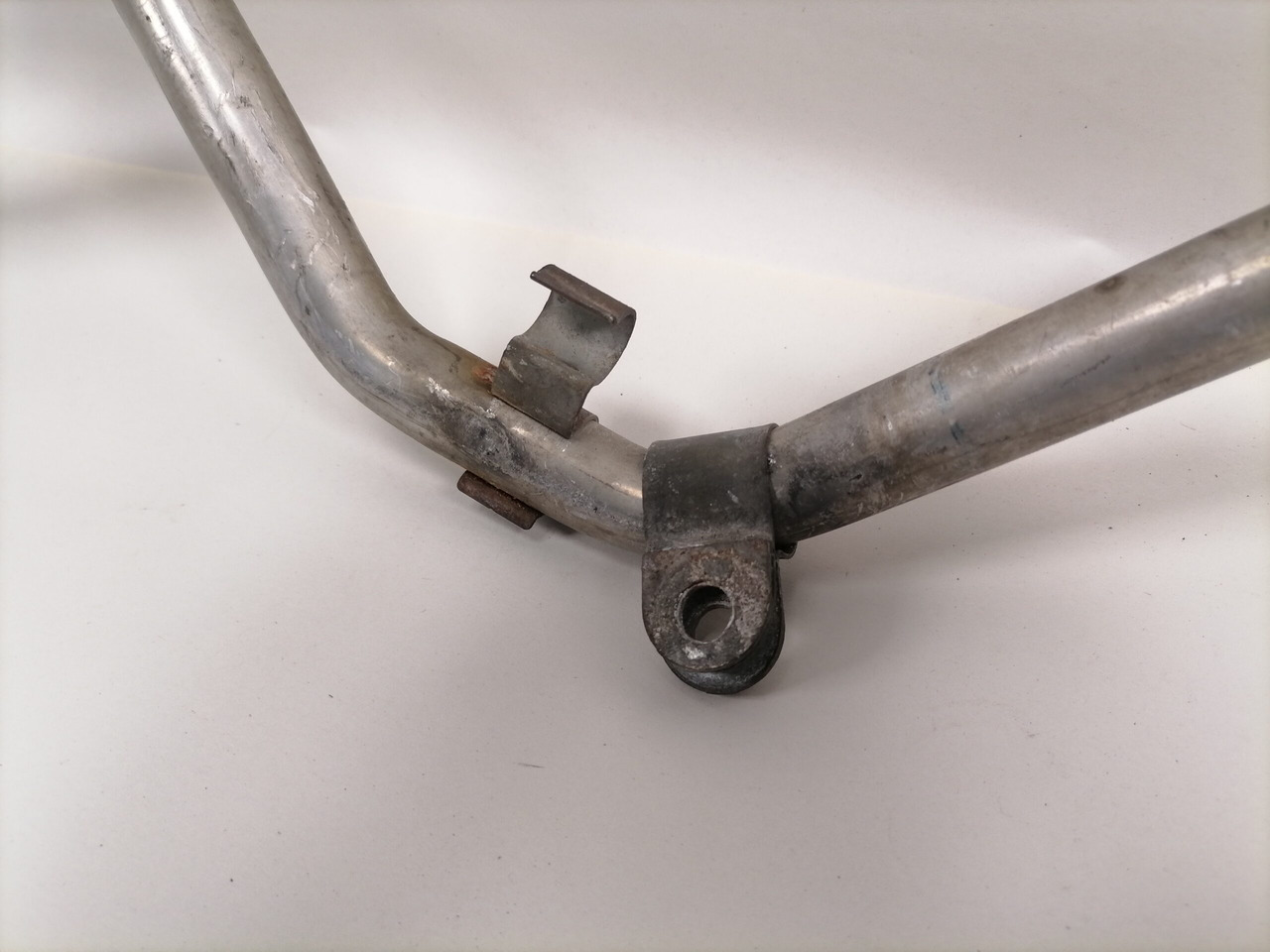 Mercedes-Benz A/C pipe A9608307517 - Fűtés/ Szellőzés gep - Teherautó: 3 kép. Mercedes-Benz A/C pipe A9608307517 - Fűtés/ Szellőzés gep - Teherautó: 3 kép.