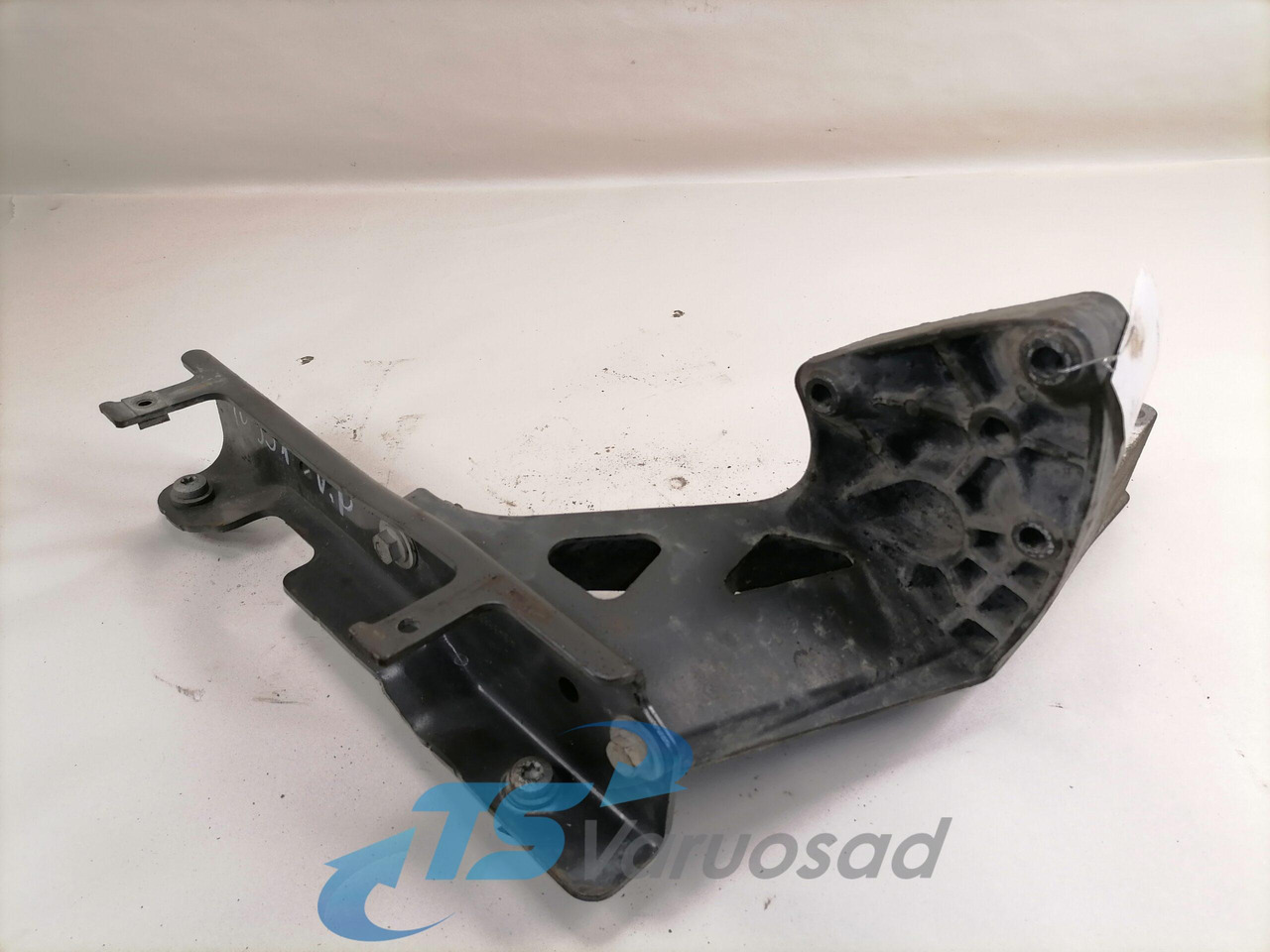 Mercedes-Benz Bummmmper bracket A9436660178 - Lökhárító - Teherautó: 4 kép. Mercedes-Benz Bummmmper bracket A9436660178 - Lökhárító - Teherautó: 4 kép.