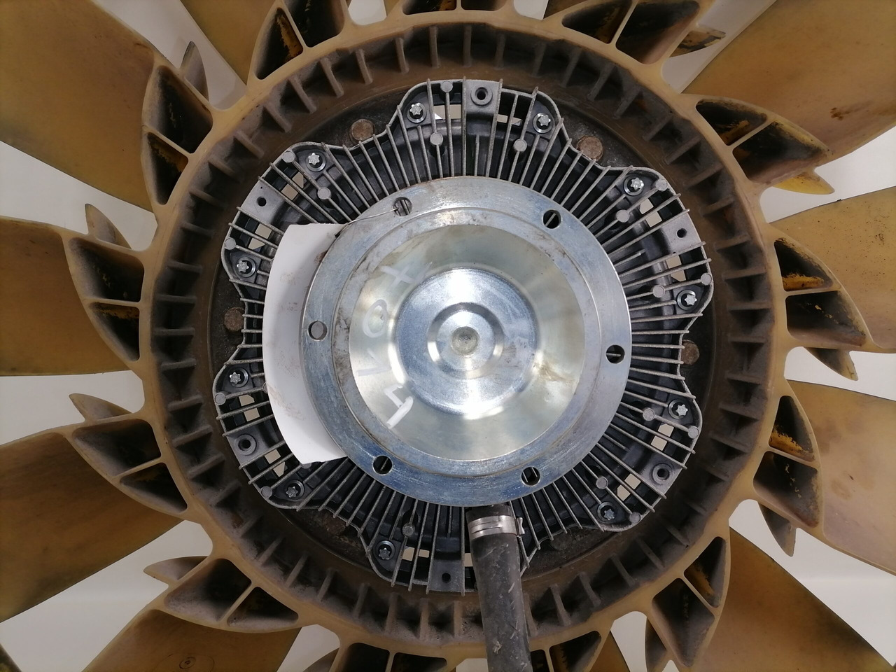 Mercedes-Benz Cooling fan A4702000422 - Ventilátor - Teherautó: 3 kép. Mercedes-Benz Cooling fan A4702000422 - Ventilátor - Teherautó: 3 kép.