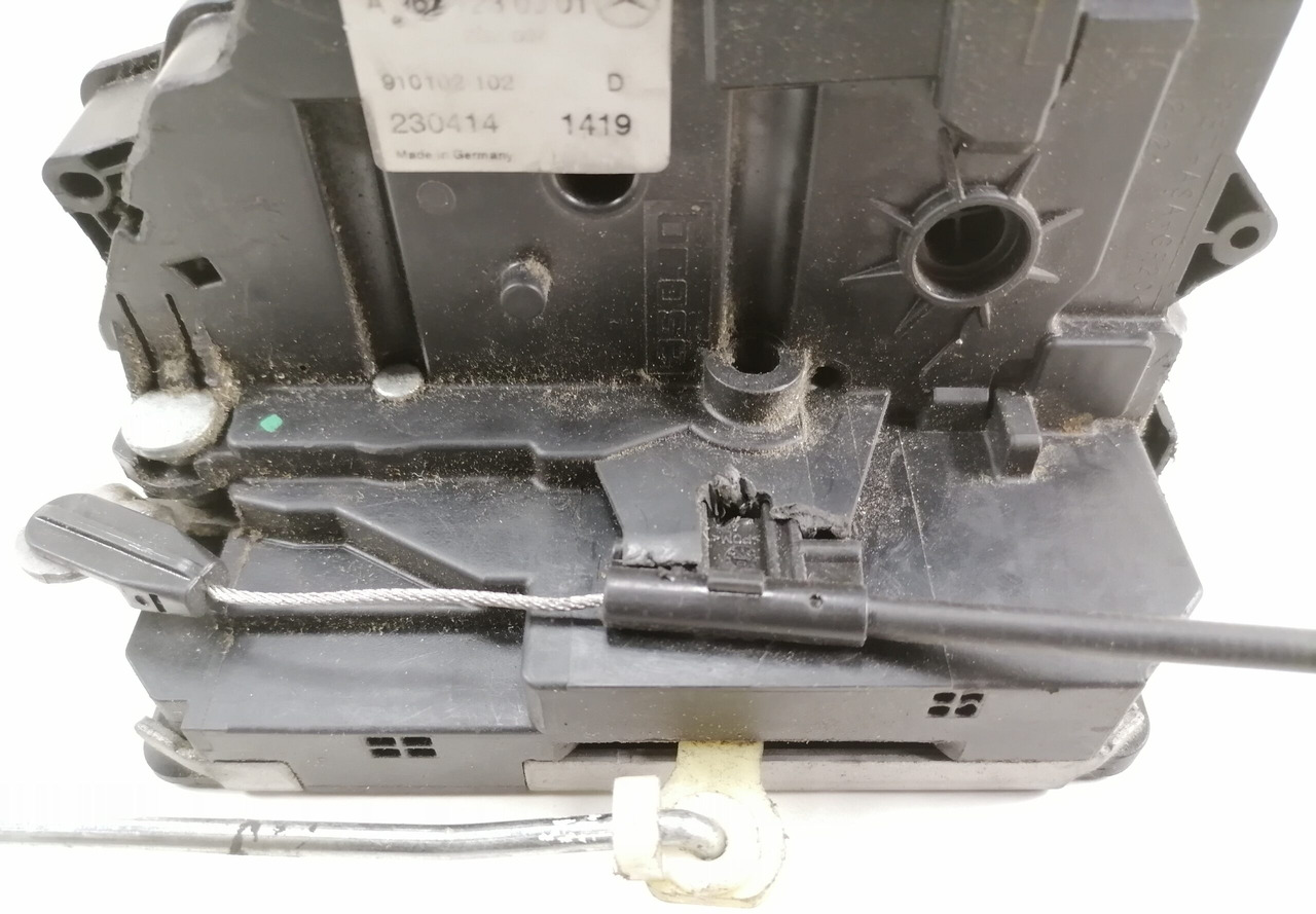 Mercedes-Benz Door lock A9607230001 - Ajtó és alkatrészek - Teherautó: 5 kép. Mercedes-Benz Door lock A9607230001 - Ajtó és alkatrészek - Teherautó: 5 kép.