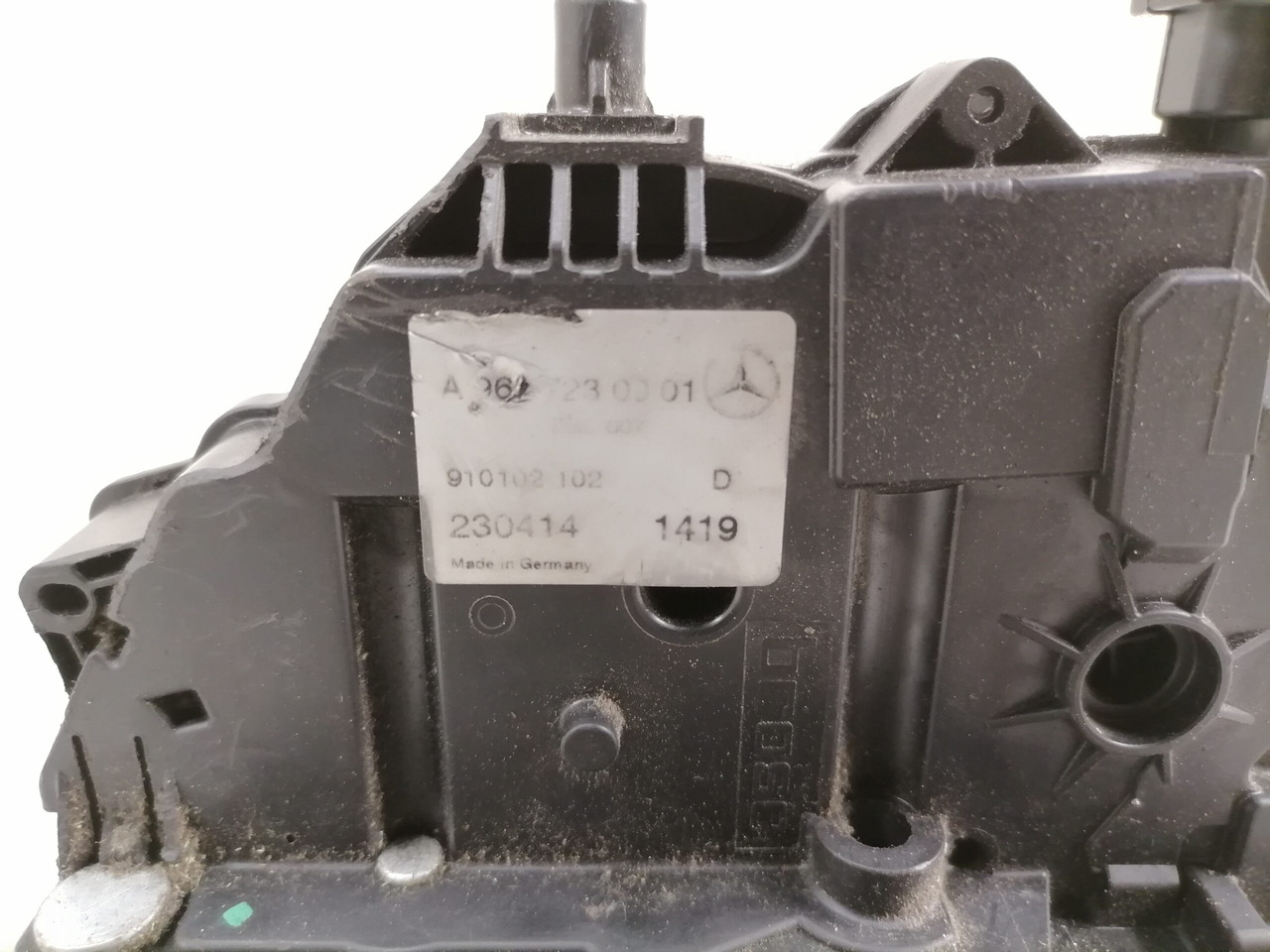 Mercedes-Benz Door lock A9607230001 - Ajtó és alkatrészek - Teherautó: 3 kép. Mercedes-Benz Door lock A9607230001 - Ajtó és alkatrészek - Teherautó: 3 kép.