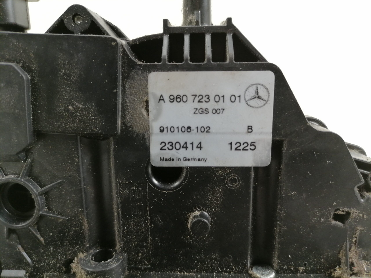 Mercedes-Benz Door lock A9607230101 - Ajtó és alkatrészek - Teherautó: 5 kép. Mercedes-Benz Door lock A9607230101 - Ajtó és alkatrészek - Teherautó: 5 kép.