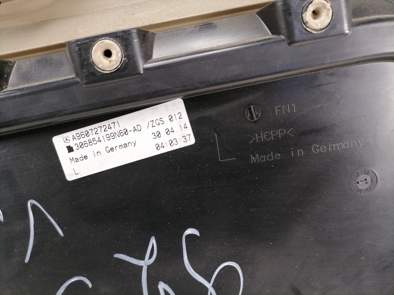 Mercedes-Benz Door trim panel A9607272471 - Ajtó és alkatrészek - Teherautó: 5 kép. Mercedes-Benz Door trim panel A9607272471 - Ajtó és alkatrészek - Teherautó: 5 kép.