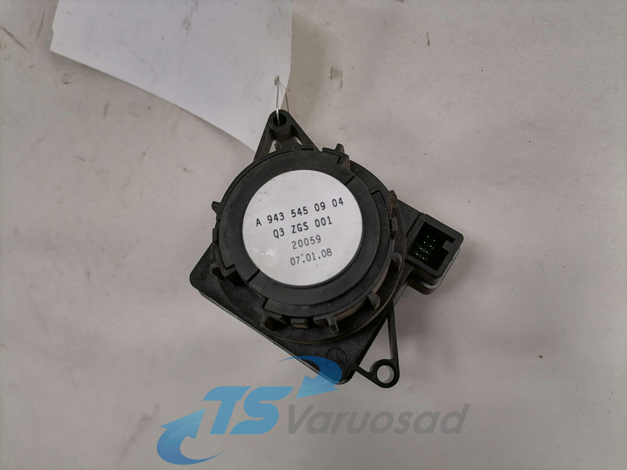 Mercedes-Benz Lüliti, esituled A9435450904 - Fülke - Teherautó: 2 kép. Mercedes-Benz Lüliti, esituled A9435450904 - Fülke - Teherautó: 2 kép.