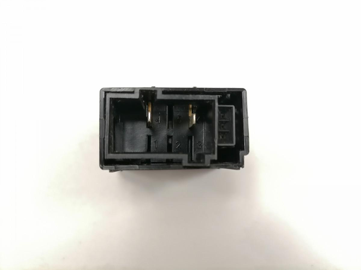 Mercedes-Benz Lüliti, lisatuled 0175454907 - Fülke - Teherautó: 4 kép. Mercedes-Benz Lüliti, lisatuled 0175454907 - Fülke - Teherautó: 4 kép.