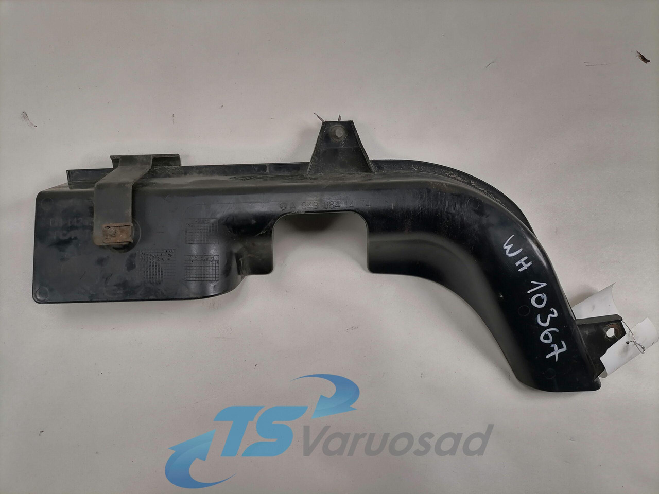 Mercedes-Benz Plastikdetail A9438841474 - Légterelő - Teherautó: 3 kép. Mercedes-Benz Plastikdetail A9438841474 - Légterelő - Teherautó: 3 kép.