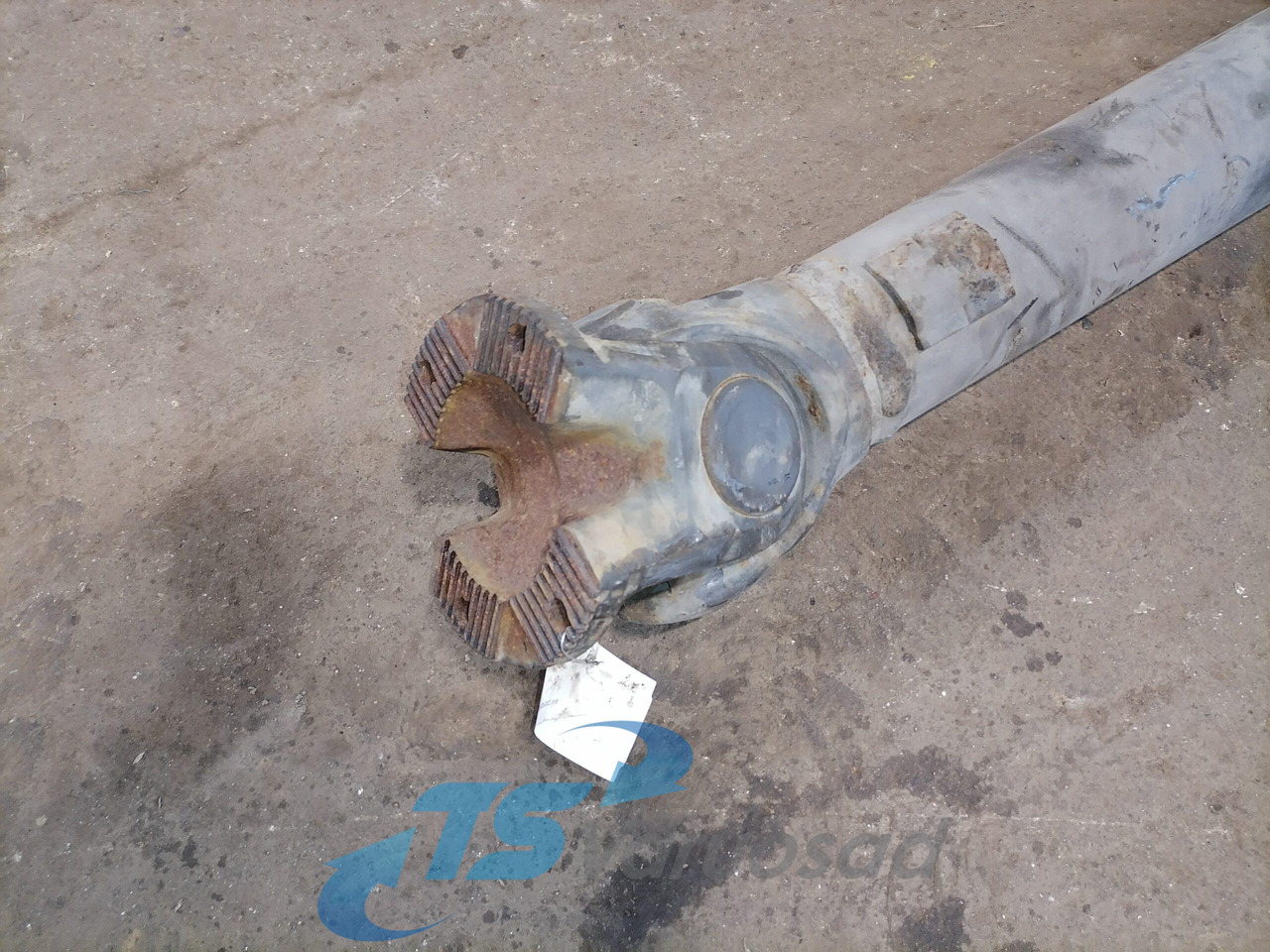 Mercedes-Benz Propeller shaft A6574103402 - Kardántengely - Teherautó: 2 kép. Mercedes-Benz Propeller shaft A6574103402 - Kardántengely - Teherautó: 2 kép.