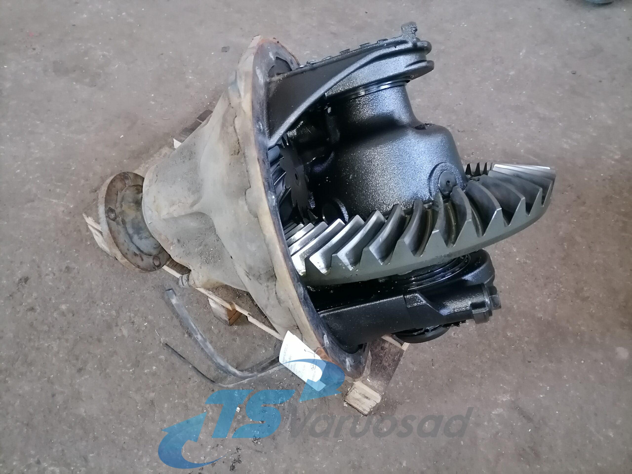 Mercedes-Benz Reduktor HL 6/3 DCLS - 13 / 2,846 A0003504303 - Véglehajtás - Teherautó: 4 kép. Mercedes-Benz Reduktor HL 6/3 DCLS - 13 / 2,846 A0003504303 - Véglehajtás - Teherautó: 4 kép.