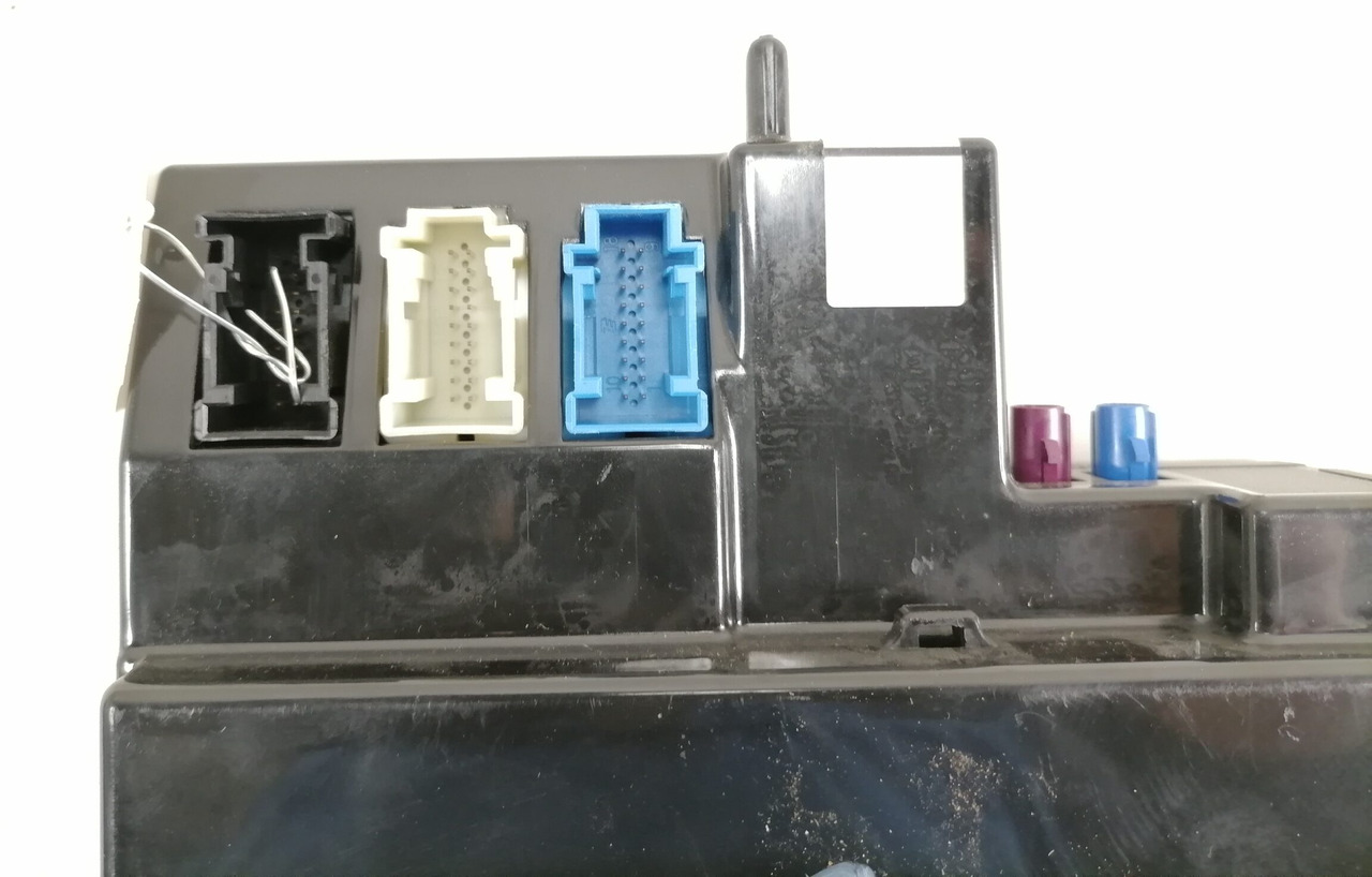 Mercedes-Benz tachograph A0004462260 - Tachográf - Teherautó: 3 kép. Mercedes-Benz tachograph A0004462260 - Tachográf - Teherautó: 3 kép.