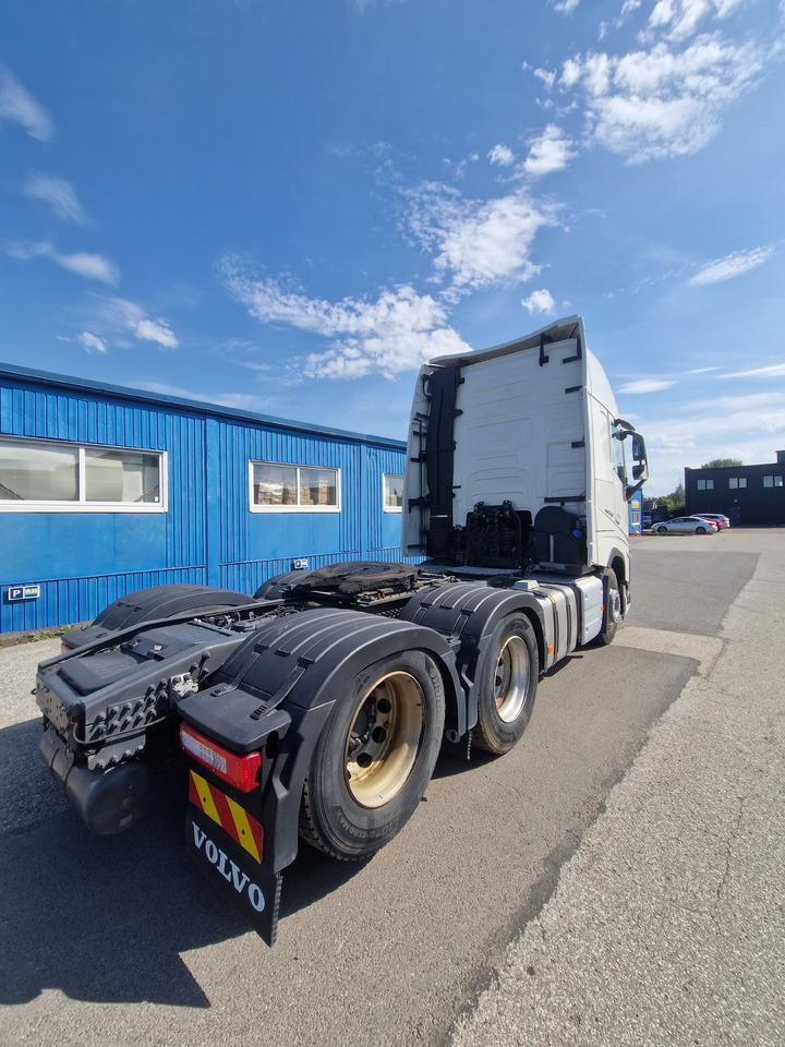 VOLVO FH full air + retarder - Nyergesvontató: 4 kép. VOLVO FH full air + retarder - Nyergesvontató: 4 kép.