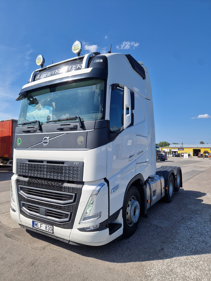 VOLVO FH full air + retarder - Nyergesvontató: 1 kép. VOLVO FH full air + retarder - Nyergesvontató: 1 kép.