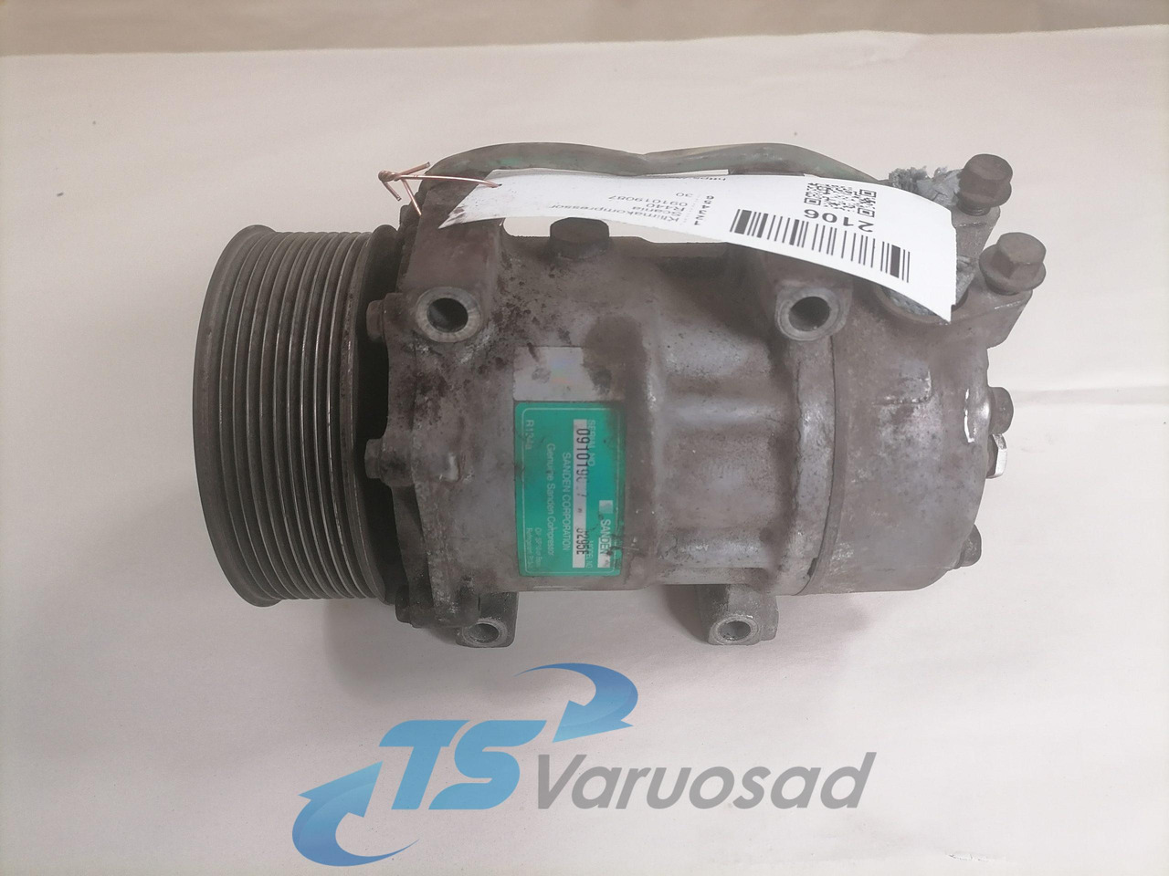 Scania A/C compressor 091019087 - Fűtés/ Szellőzés gep - Teherautó: 2 kép. Scania A/C compressor 091019087 - Fűtés/ Szellőzés gep - Teherautó: 2 kép.