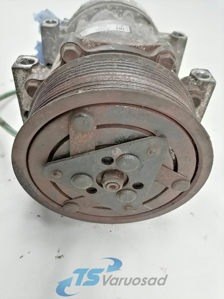 Scania A/C compressor 890022 - Fűtés/ Szellőzés gep - Teherautó: 2 kép. Scania A/C compressor 890022 - Fűtés/ Szellőzés gep - Teherautó: 2 kép.
