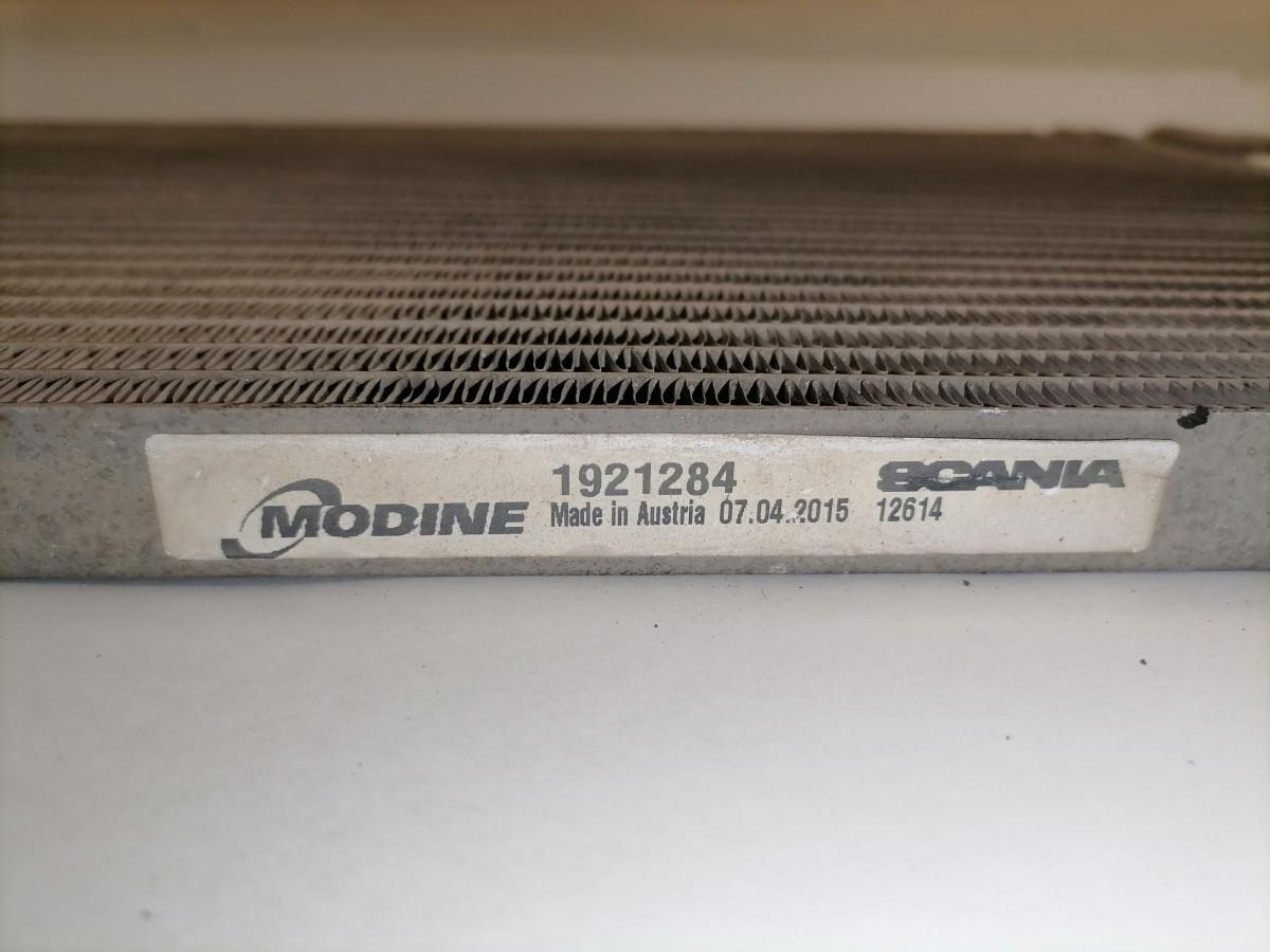 Scania A/C radiator 1921284 - Fűtés/ Szellőzés gep - Teherautó: 4 kép. Scania A/C radiator 1921284 - Fűtés/ Szellőzés gep - Teherautó: 4 kép.