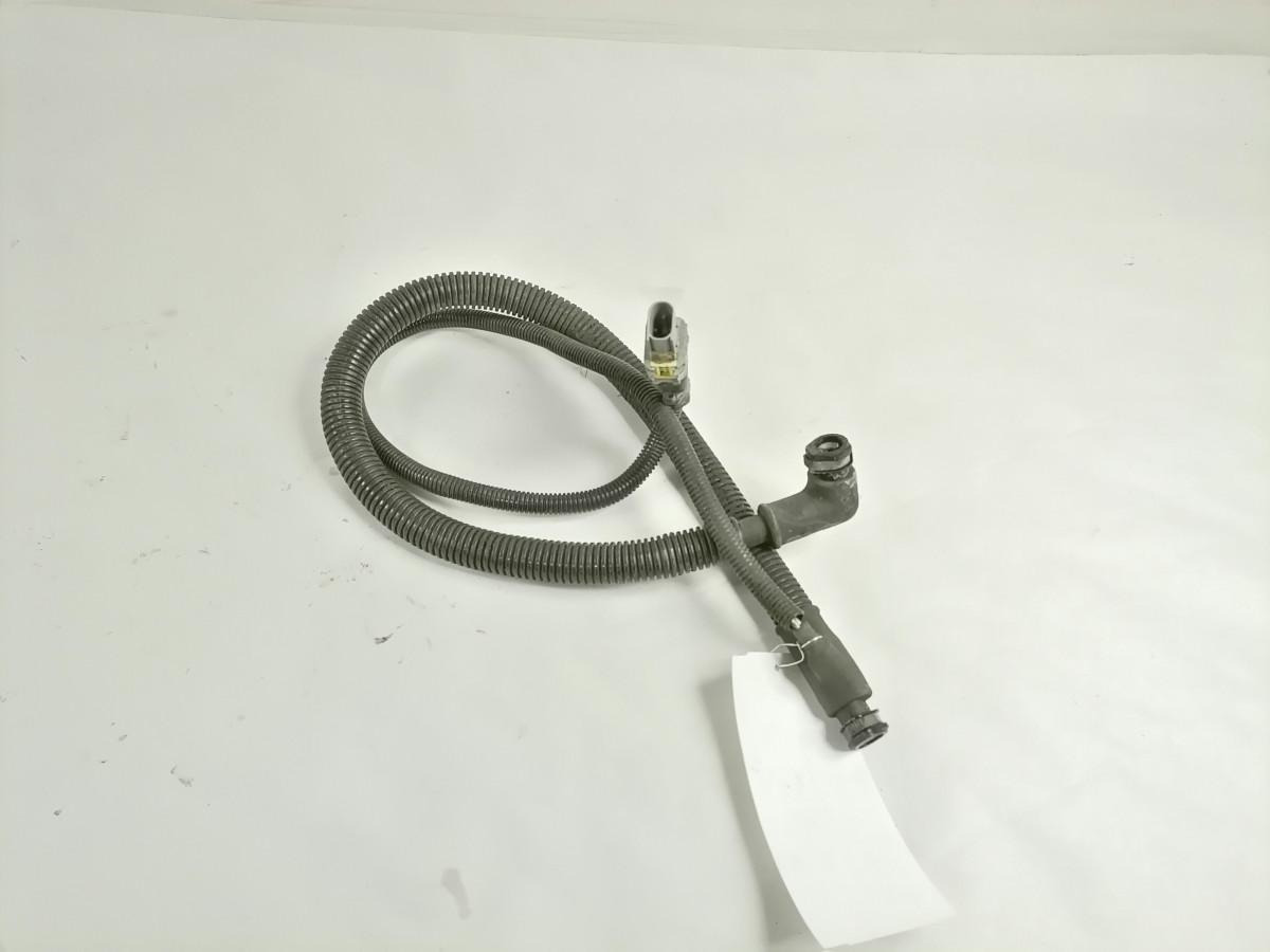 Scania ADBlue voolik 2432083 - Üzemanyagrendszer - Teherautó: 3 kép. Scania ADBlue voolik 2432083 - Üzemanyagrendszer - Teherautó: 3 kép.