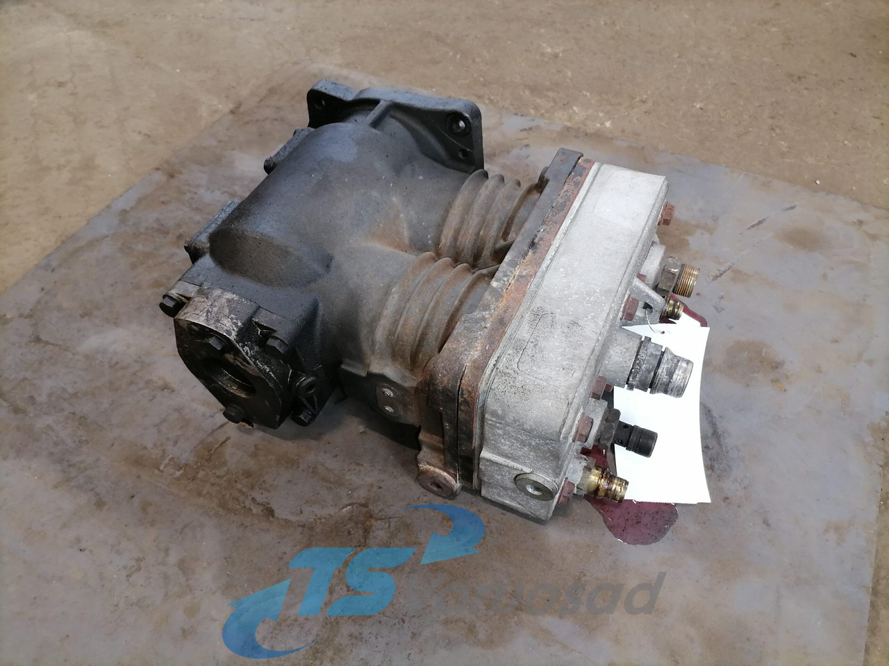Scania Air compressor 1400010001 - Kompresszor, sűrített levegő rendszer - Teherautó: 4 kép. Scania Air compressor 1400010001 - Kompresszor, sűrített levegő rendszer - Teherautó: 4 kép.