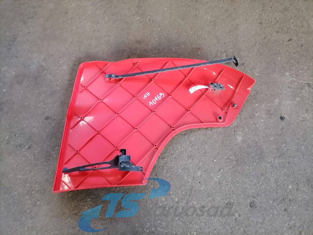 Scania Air deflector 1497723 - Légterelő - Teherautó: 2 kép. Scania Air deflector 1497723 - Légterelő - Teherautó: 2 kép.