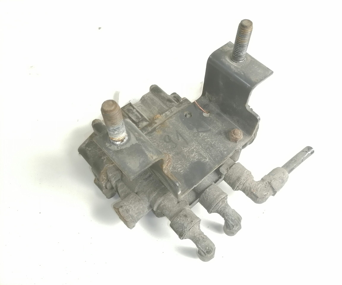 Scania Air suspension control valve, ECAS 1448078 - Fékszelep - Teherautó: 2 kép. Scania Air suspension control valve, ECAS 1448078 - Fékszelep - Teherautó: 2 kép.