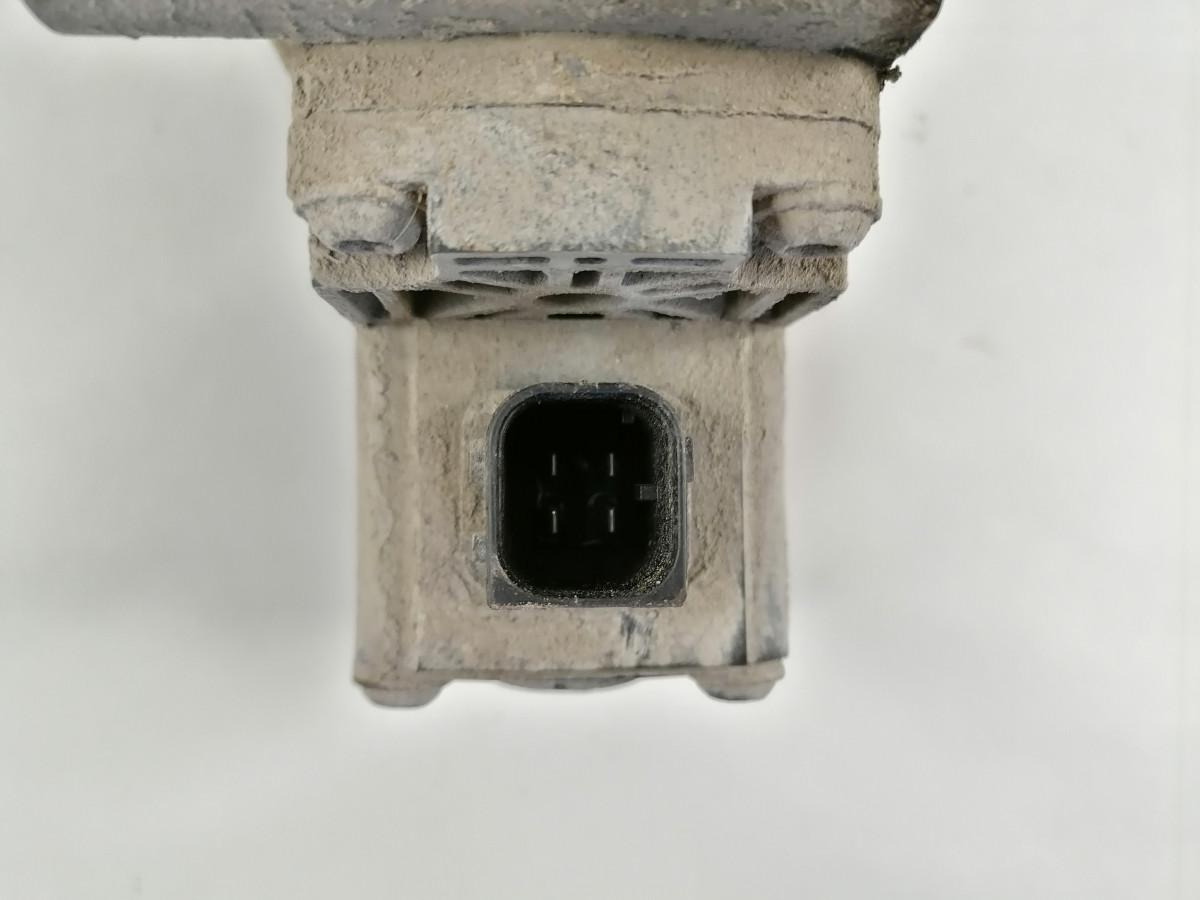 Scania Air suspension control valve, ECAS 1889796 - Fékszelep - Teherautó: 3 kép. Scania Air suspension control valve, ECAS 1889796 - Fékszelep - Teherautó: 3 kép.