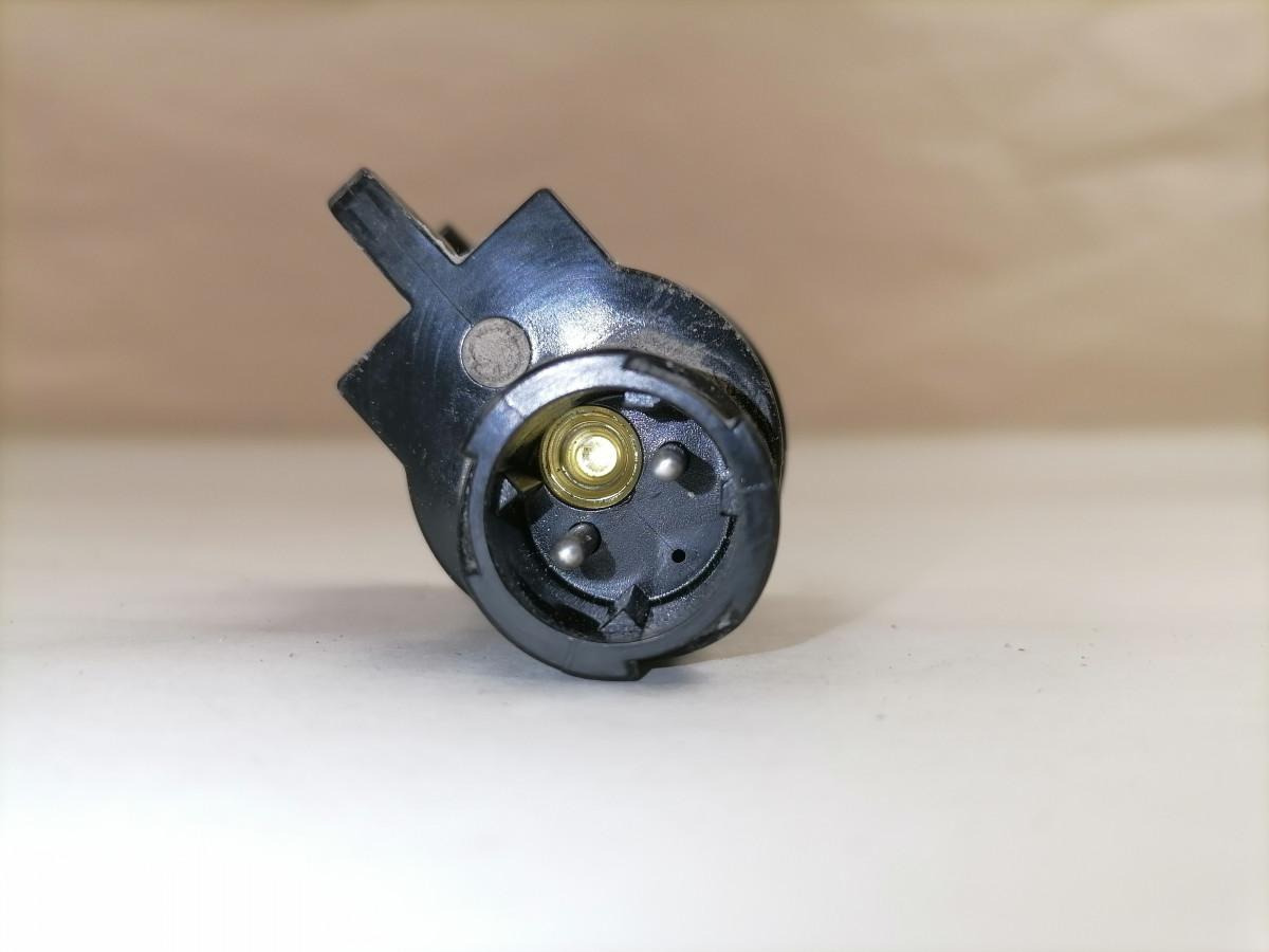 Scania Andur 1930294 - Érzékelő - Teherautó: 2 kép. Scania Andur 1930294 - Érzékelő - Teherautó: 2 kép.