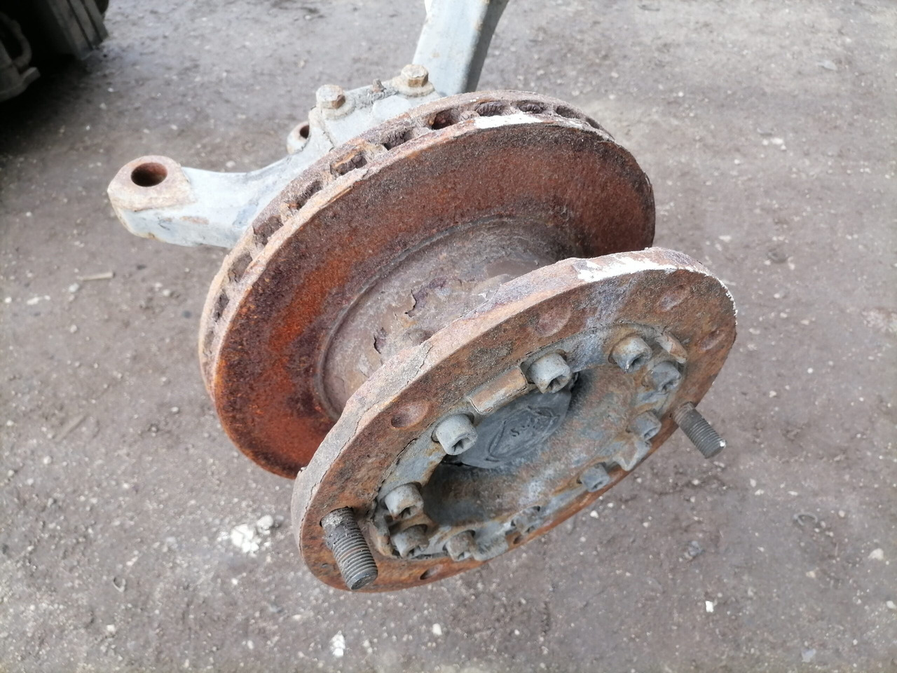 Scania Axel housing 1394399 - Első tengely - Teherautó: 4 kép. Scania Axel housing 1394399 - Első tengely - Teherautó: 4 kép.