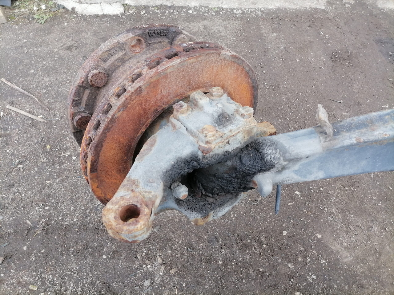 Scania Axel housing 1394399 - Első tengely - Teherautó: 3 kép. Scania Axel housing 1394399 - Első tengely - Teherautó: 3 kép.