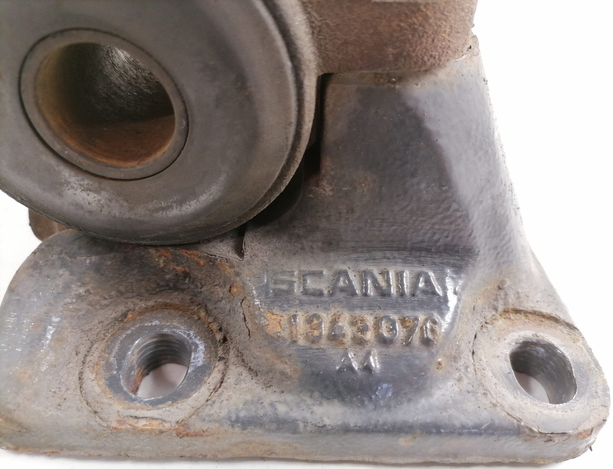 Scania Bracket 1343076 - Keret/ Alváz - Teherautó: 2 kép. Scania Bracket 1343076 - Keret/ Alváz - Teherautó: 2 kép.