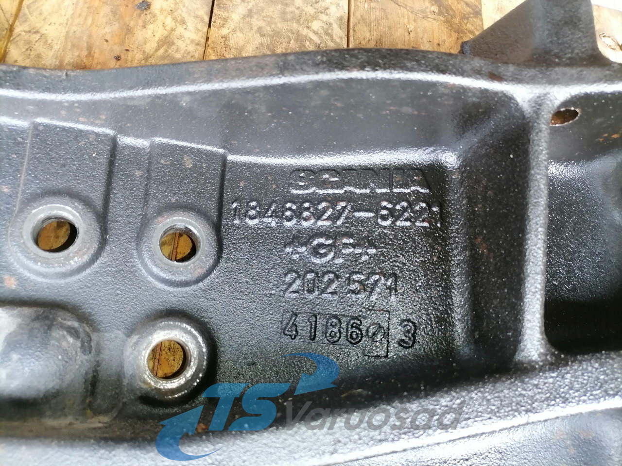 Scania Bracket 1846827 - Keret/ Alváz - Teherautó: 4 kép. Scania Bracket 1846827 - Keret/ Alváz - Teherautó: 4 kép.