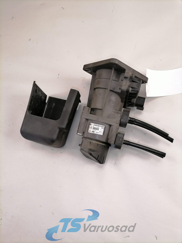 Scania Brake pressure control 1942899 - Fékszelep - Teherautó: 1 kép. Scania Brake pressure control 1942899 - Fékszelep - Teherautó: 1 kép.