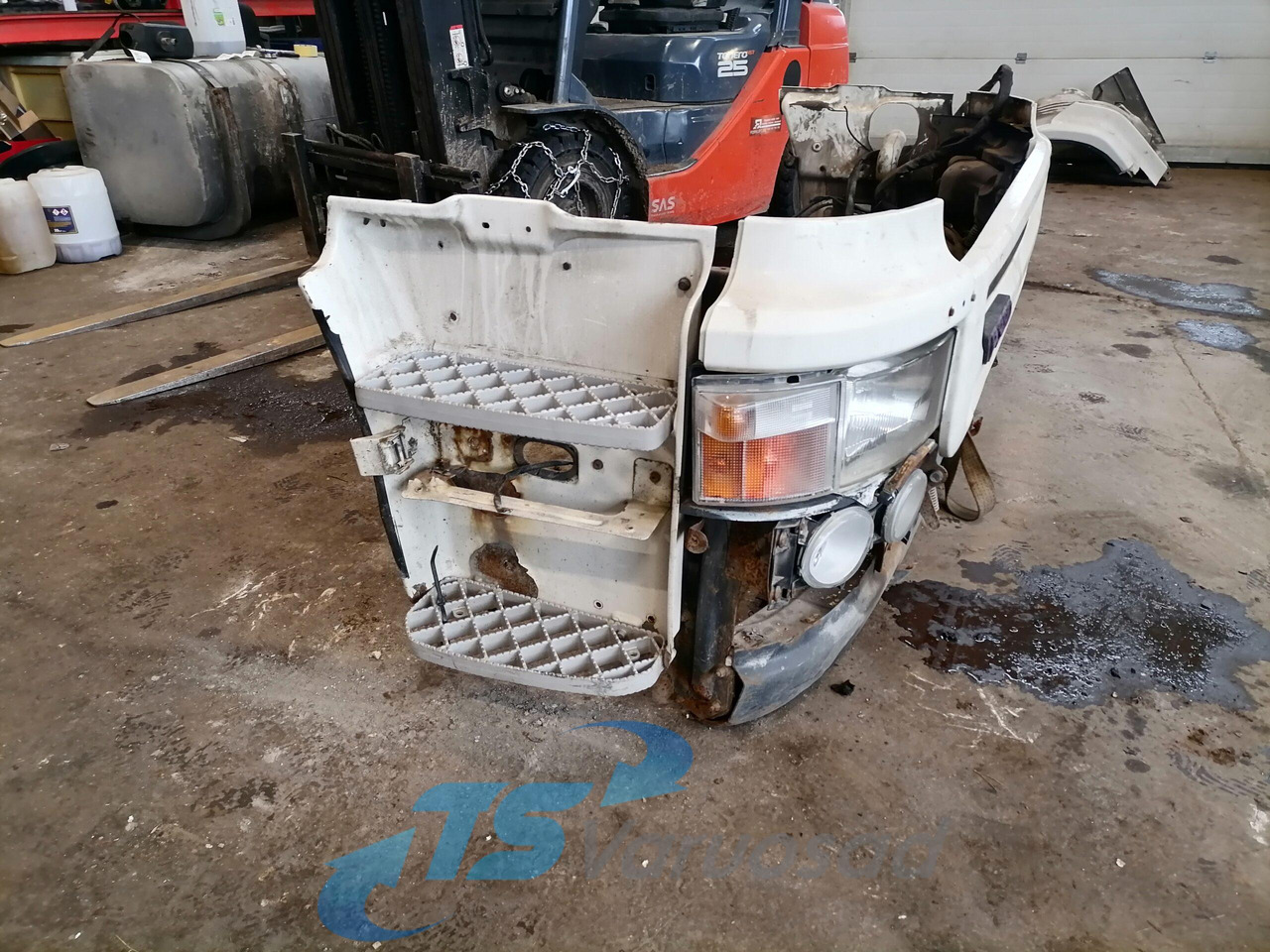 Scania Bumper 1422843 - Lökhárító - Teherautó: 3 kép. Scania Bumper 1422843 - Lökhárító - Teherautó: 3 kép.